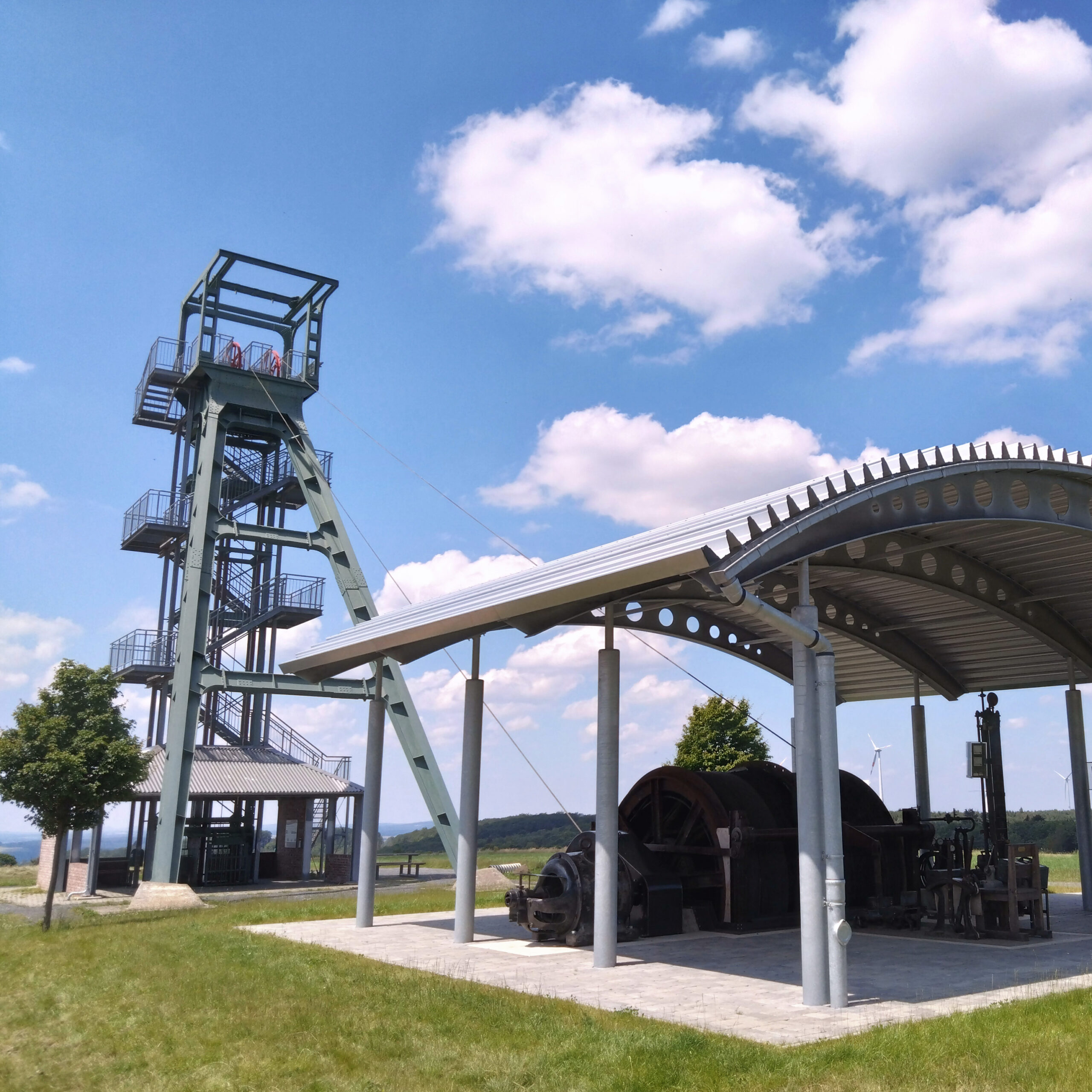 Der Barbaraturm am Tag